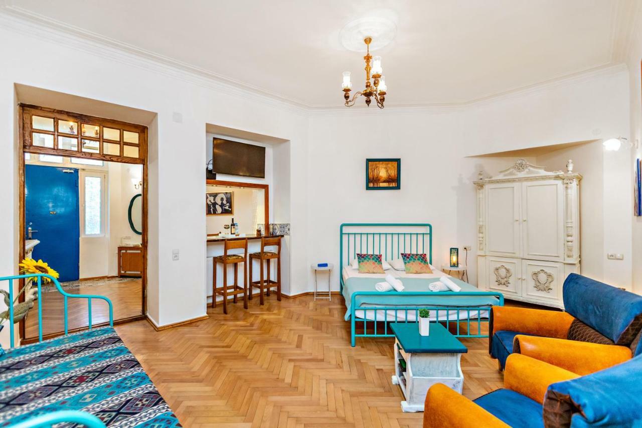 ★ Blue Door Rhapsody ★ - Special Stay In Old Town! تبليسي المظهر الخارجي الصورة